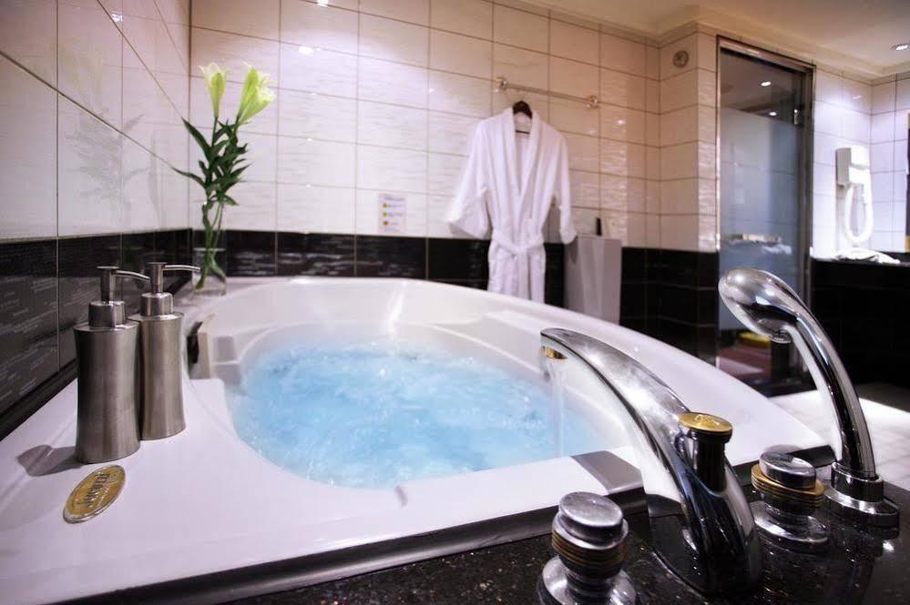 טאיצ'ונג Kao Yuan Hotel - Zhong Zheng מראה חיצוני תמונה
