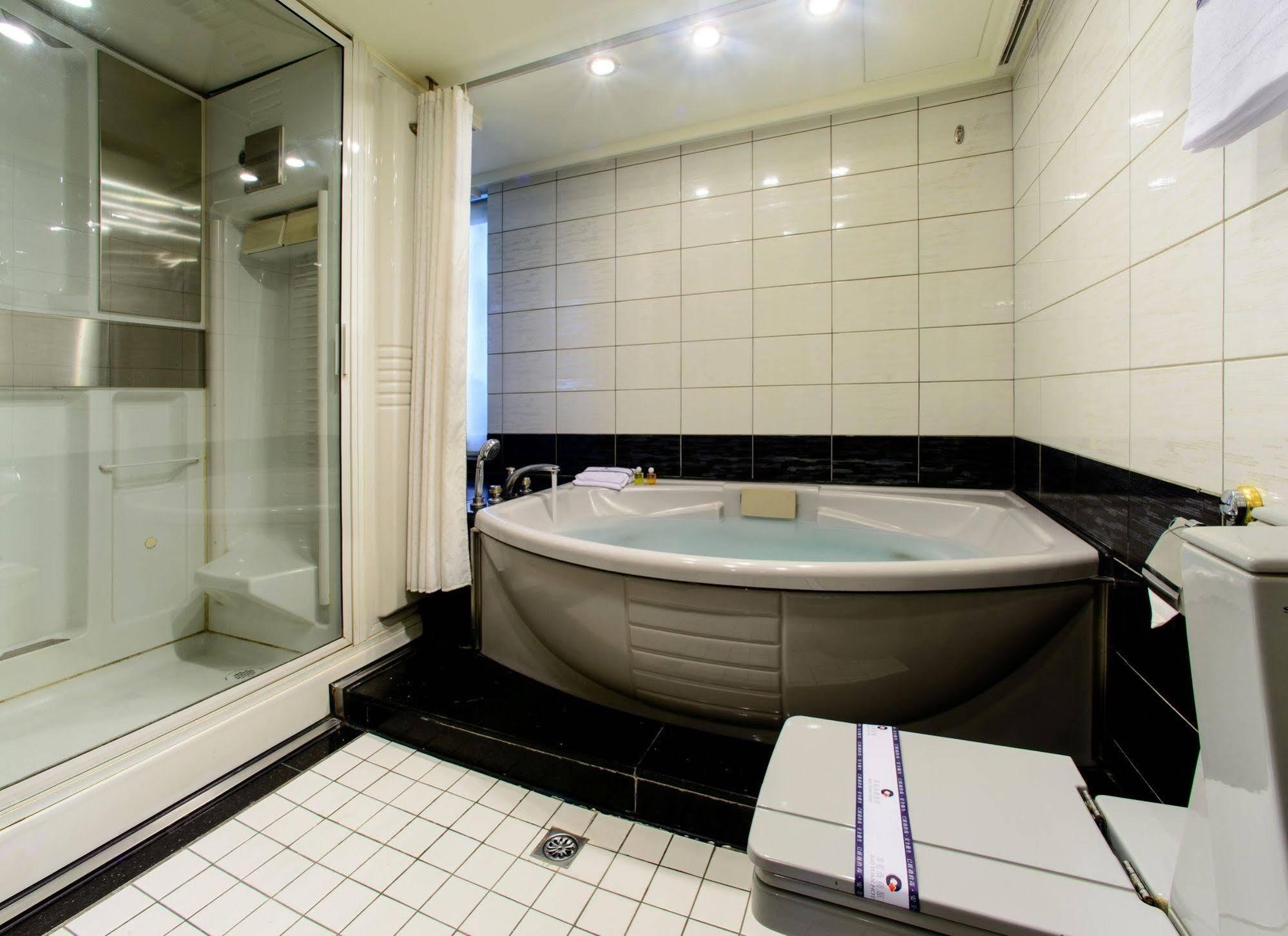 טאיצ'ונג Kao Yuan Hotel - Zhong Zheng מראה חיצוני תמונה